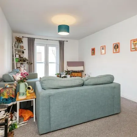 Modern 2bed - Free Parking - Great Location! شقة *