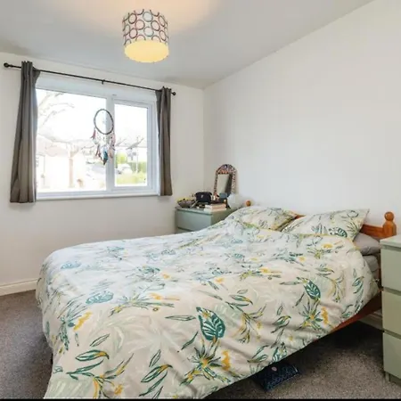 Modern 2bed - Free Parking - Great Location!