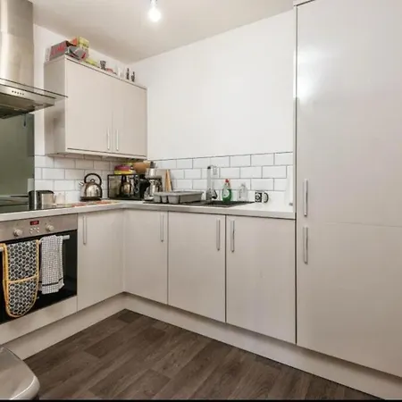 Modern 2bed - Free Parking - Great Location! شقة ليدز